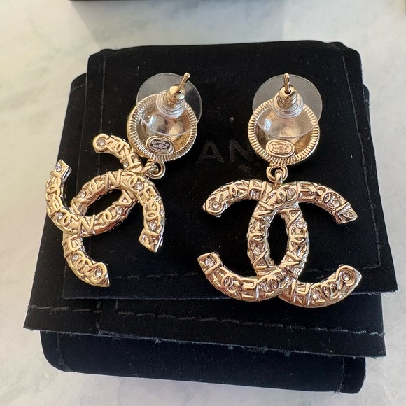 Brand New Chanel CC Earrings Full Inclusion AUTHENTIC with COA - Picture 4 of 7